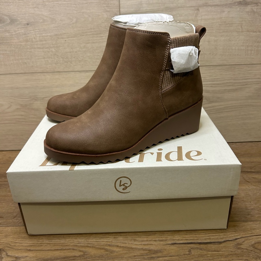 Lifestride Zayne Wedge Booties Brand New 7M Mushroom